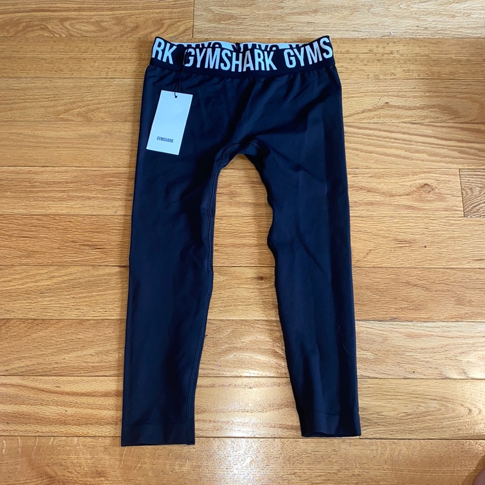 Gym shark leggings